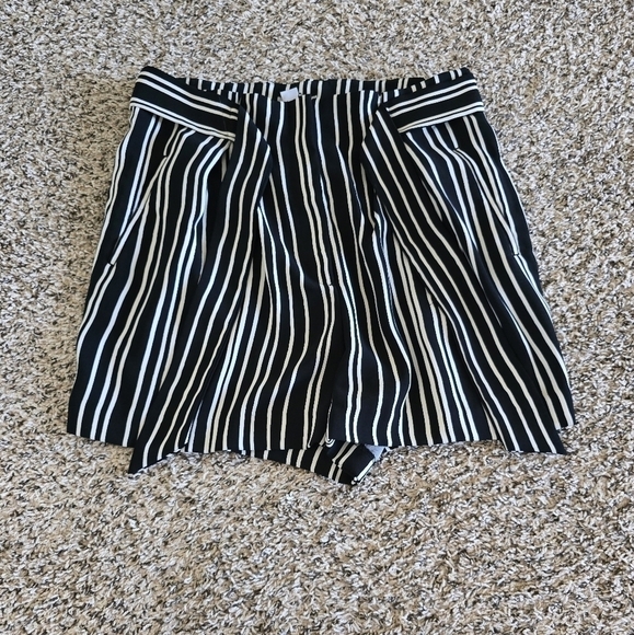 H & M romper high-waisted shorts, women's in size 14, very good condition - Picture 7 of 9